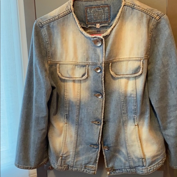 Vintage denim jacket - Picture 1 of 7